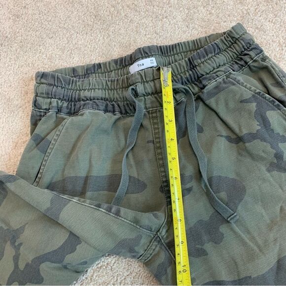Aritzia TNA Twin Falls camo cargo jogger pants size XS - Picture 9 of 10